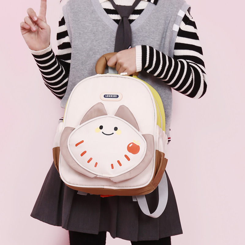 Cute new ultra-lightweight backpack for kindergarten girls and boys, perfect for going out. Includes tag and small backpack for girls.