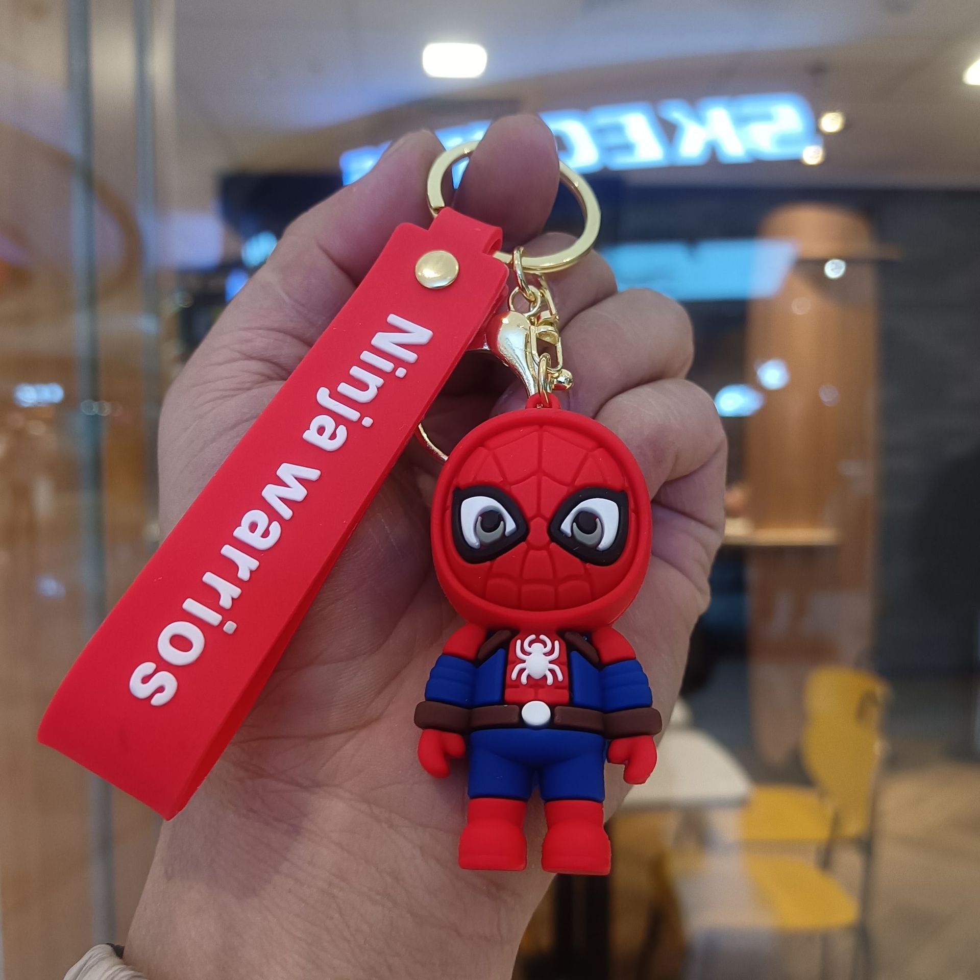 Llavero de Spider-Man del Multiverso, muñeco 3D de dibujos animados, llavero para pareja, colgante para mochila, pequeño regalo al por mayor