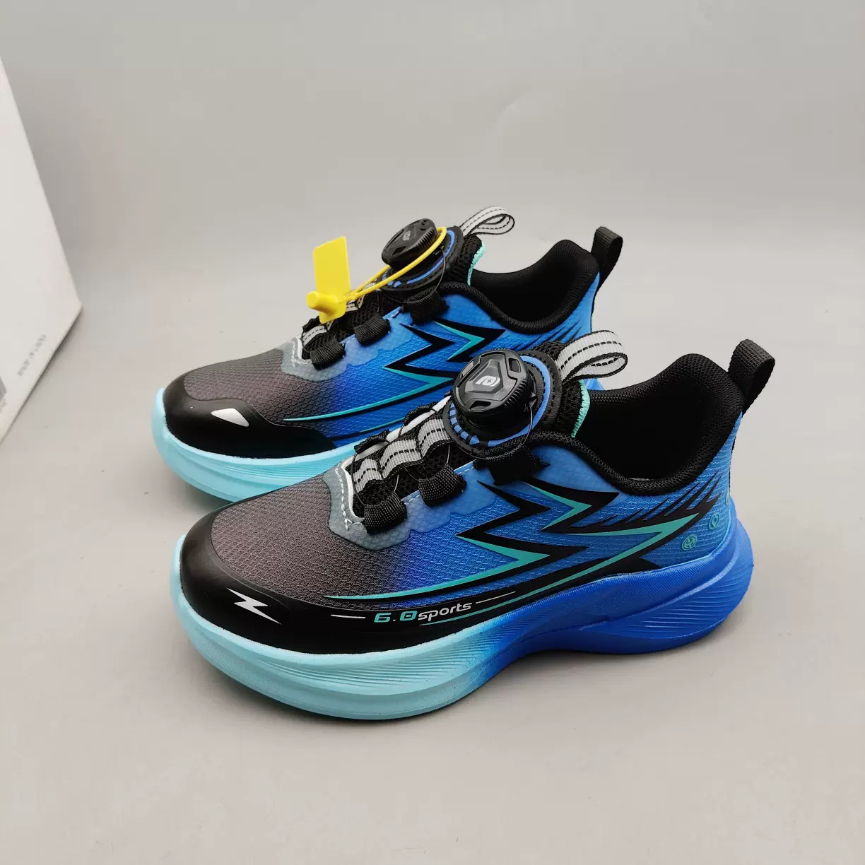 童鞋运动鞋皮面防水轻跑鞋男孩休闲百搭运动学生跑鞋