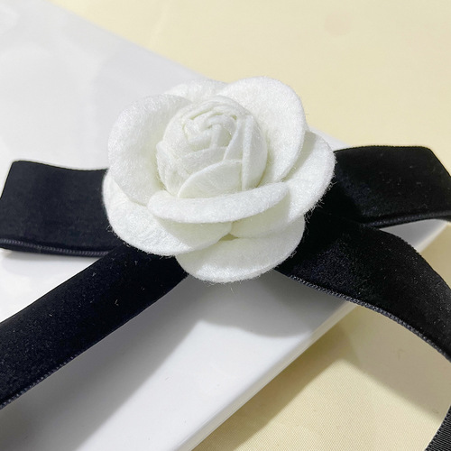 High-end camellia brooch Fashion velvet flower accessories Women's dress decorations Korean style pins