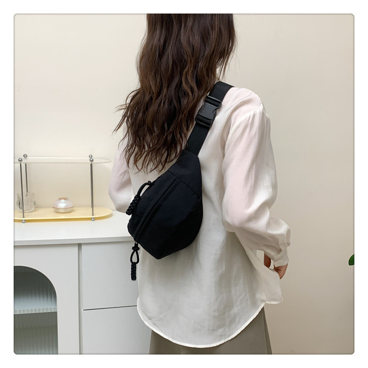 Women's Nylon Solid Color Vintage Style Classic Style Square Zipper Fanny Pack display picture 3