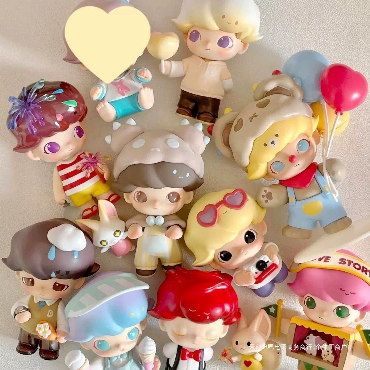 Mini collectible figure (Popmart) Japanese‑style kawaii, blind‑box & mixed sets, lightweight 0.003 kg