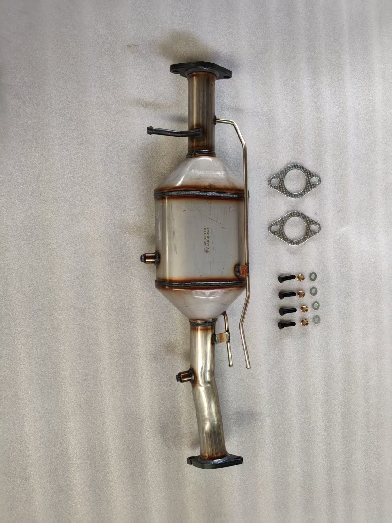 Supply of three-way catalytic converter suitable for Ford Kuga I2008-2012 2.0 TDI 100-103KW