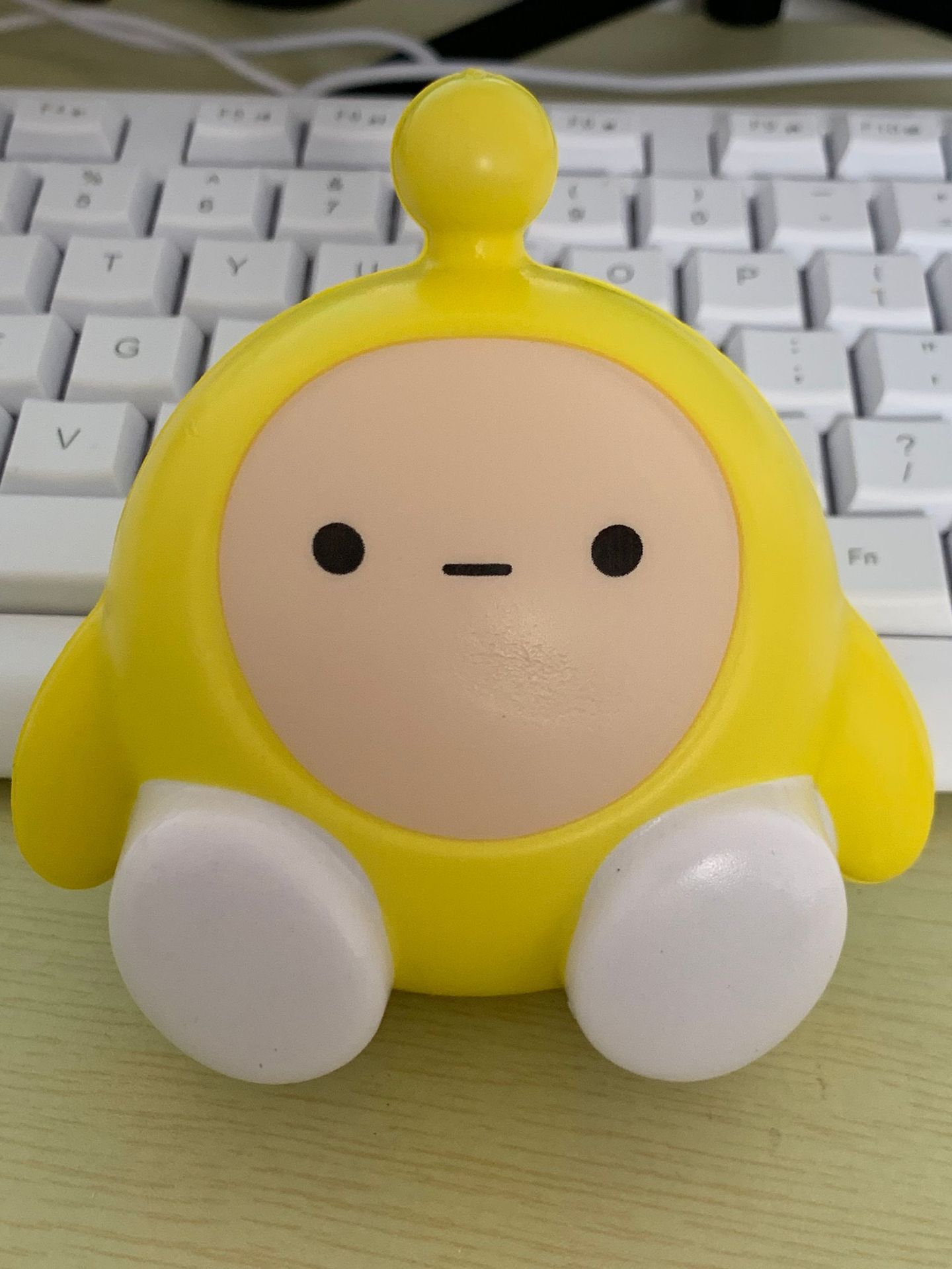 하이 퀄리티 계란 소년 [노란 앉아]]