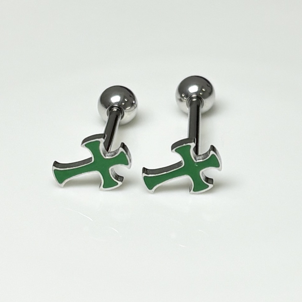 Silver pointed spike labret stud material detail