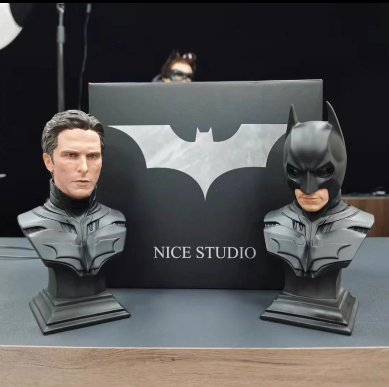 Batman con dos cabezas y medio cuerpo de resina hecha a mano