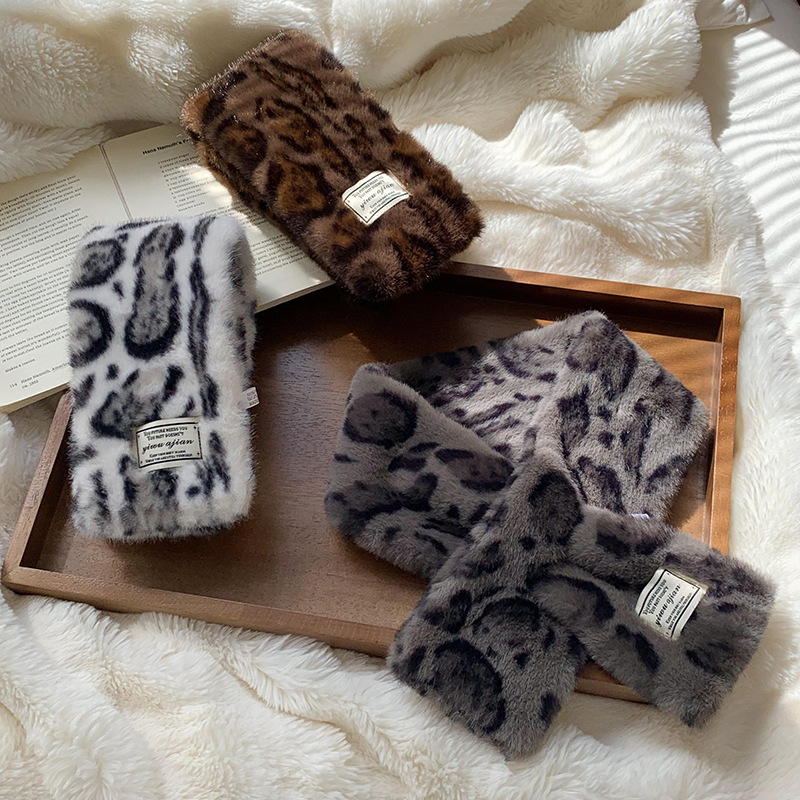 Collar de invierno caliente 2025 nuevo estilo de alta calidad estampado de leopardo engrosado collar de pelusa bufandas al por mayor