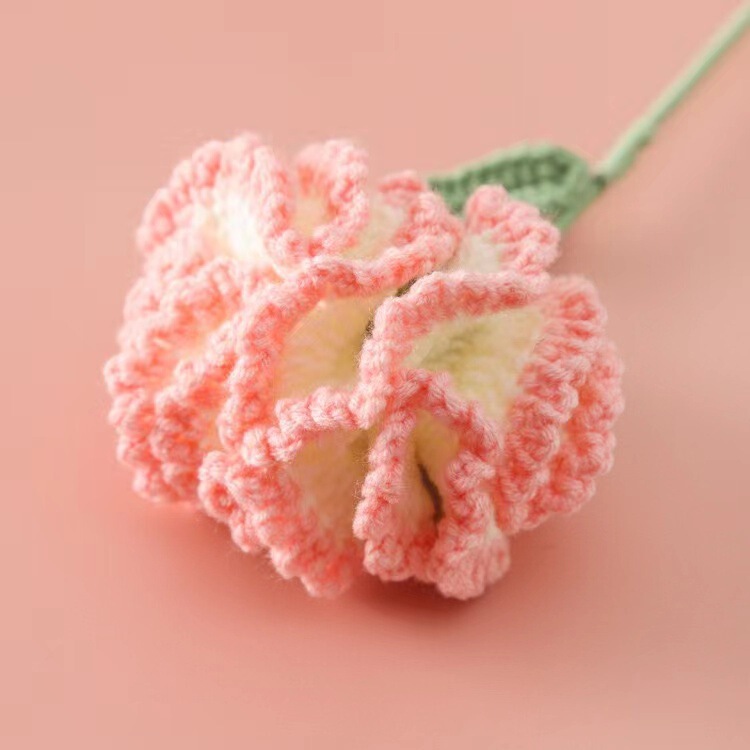教師の日のプレゼントヒマワリの毛糸の花の手作りの毛糸のメリヤスは花の教師の日の花束の完成品をシミュレーションします。|undefined