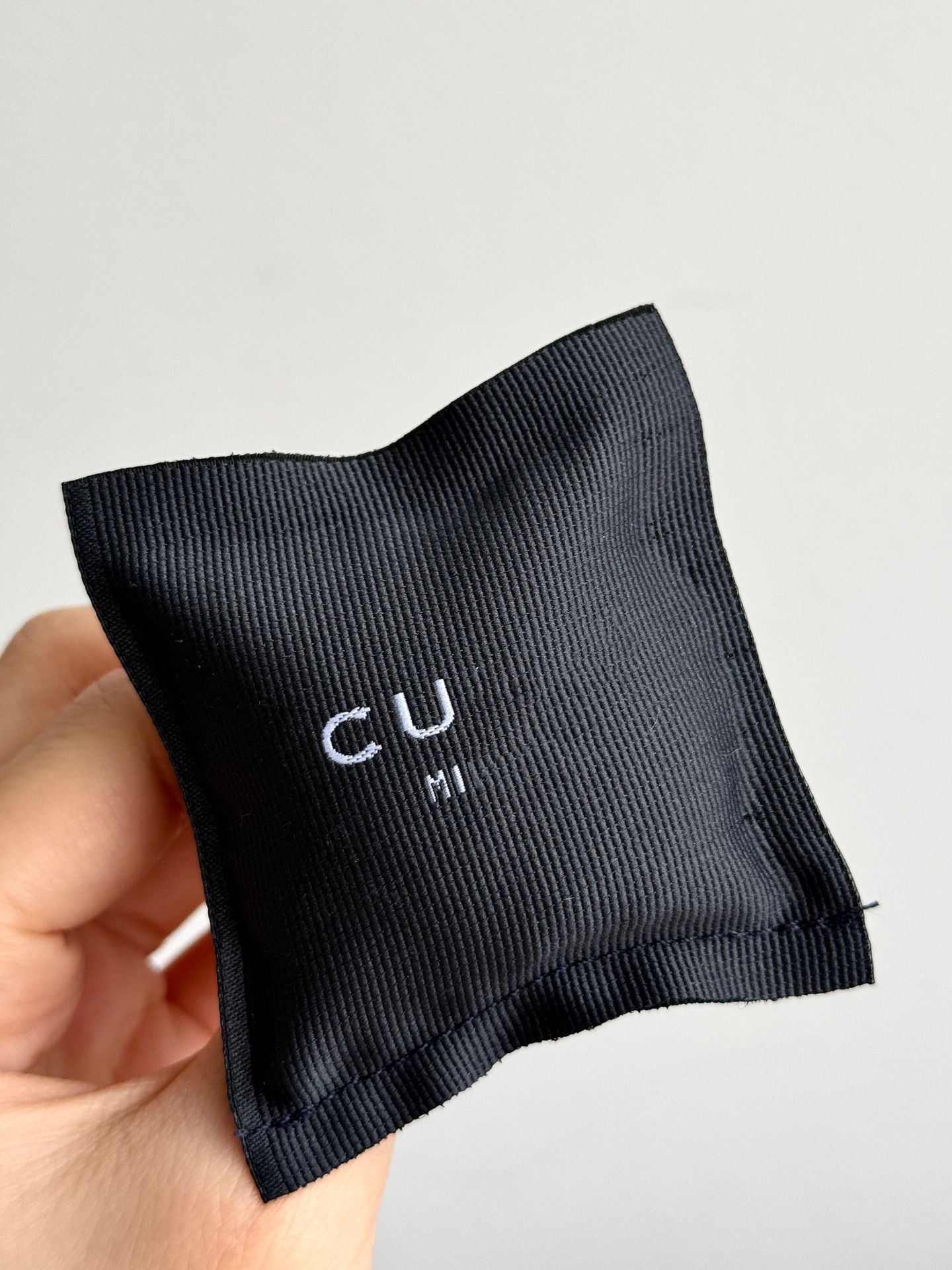 Italian Niche Car Fragrance Pack Cu*Ti Car Fragrance Fresh Scent Sachet Car Air Vent Car Fragrance