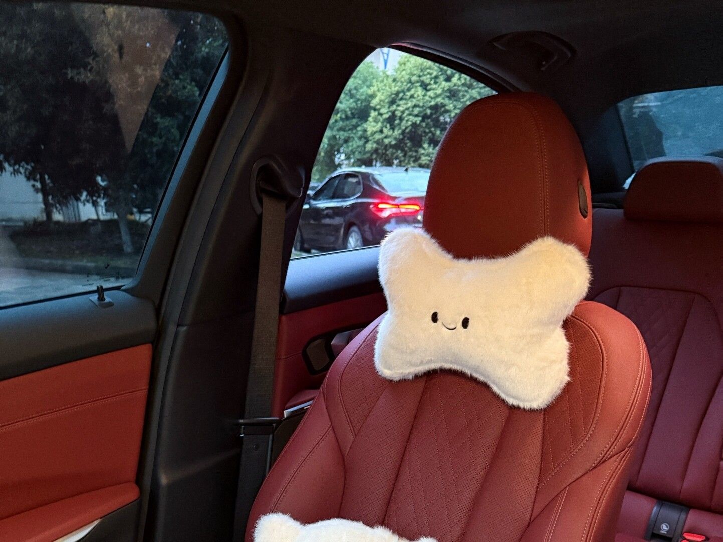 Cute Smiling Face Headrest and Lumbar Support Set Car Cushion Car Headrest Pillow Plush Cartoon Headrest Pillow
