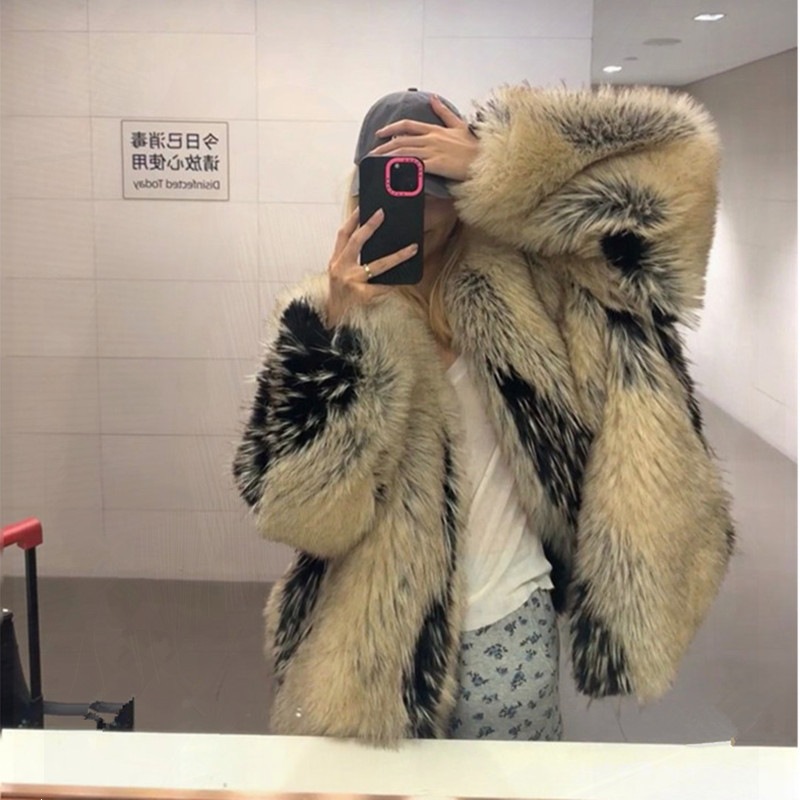 New cross-border winter fox fur coat for women, stylish and youthful, thick and loose fit.