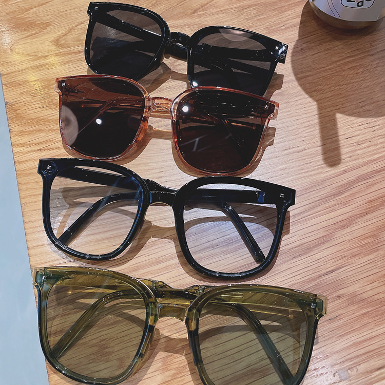 Sunglasses Image 8