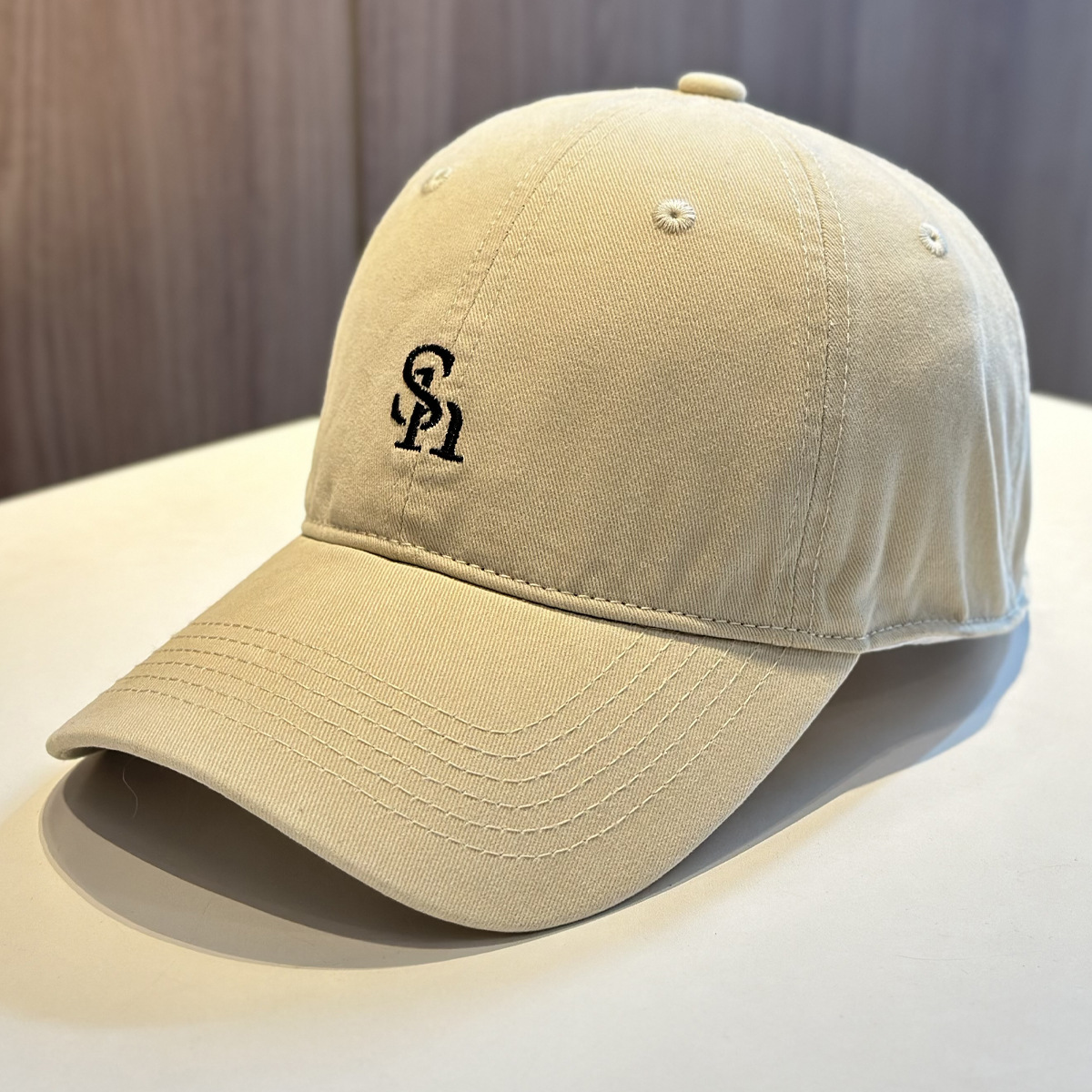 Nuevo estilo americano primavera y otoño estilo casual letras de moda gorra de lengua de pato para mujeres coreanas gorra de béisbol suave para hombres con bordes anchos mostrando cara pequeña