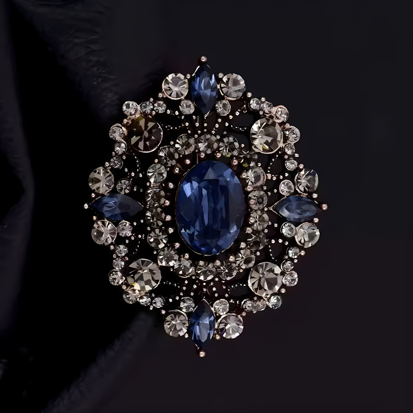 Spilla gioiello con cristalli stile corte retrò per donna_voghion.com
