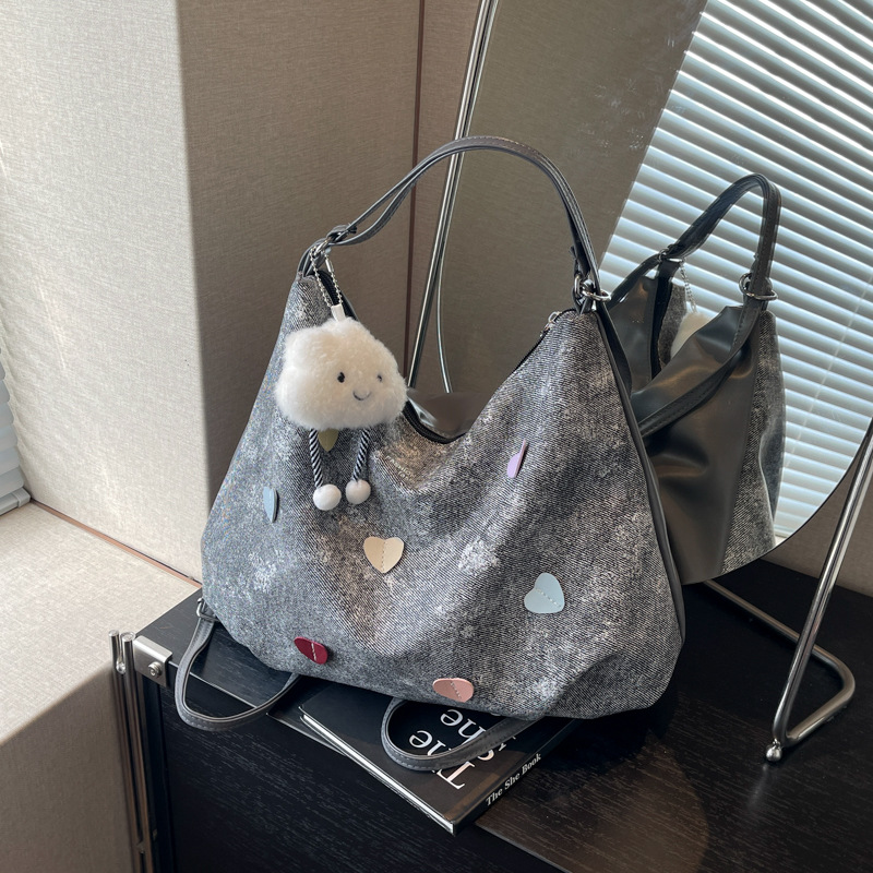 Bolso de hombro de moda suave de alto valor y estilo occidental 2024 verano nuevas señoras que viajan al extranjero i love tote bag
