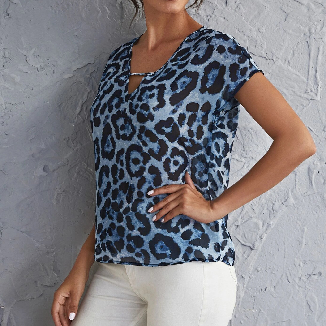 leopard print short-sleeved V-neck T-shirt  NSHZ35284