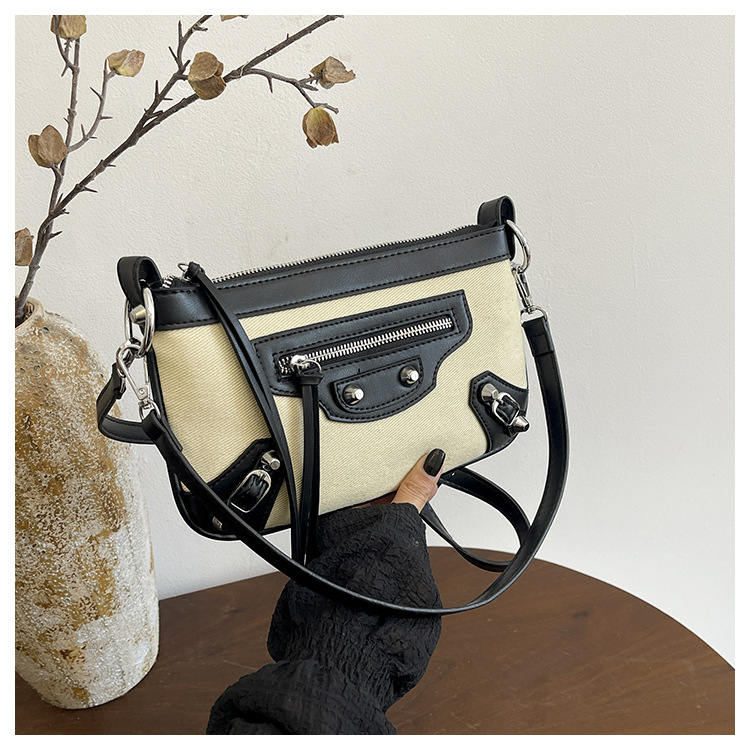 Bolsos de alta calidad para mujeres 2026 nueva textura de moda remaches locomotora viento bolsos de tendencia transfronteriza bolsos de mochila image 9