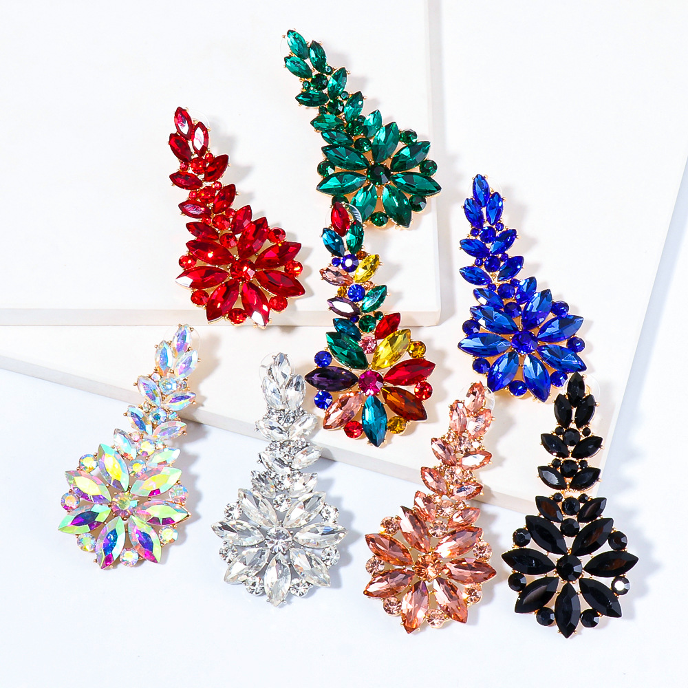 Nihaojewelry Jewelry Wholesale Fashion Geometric Inlaid Colorful Diamond Earrings display picture 23