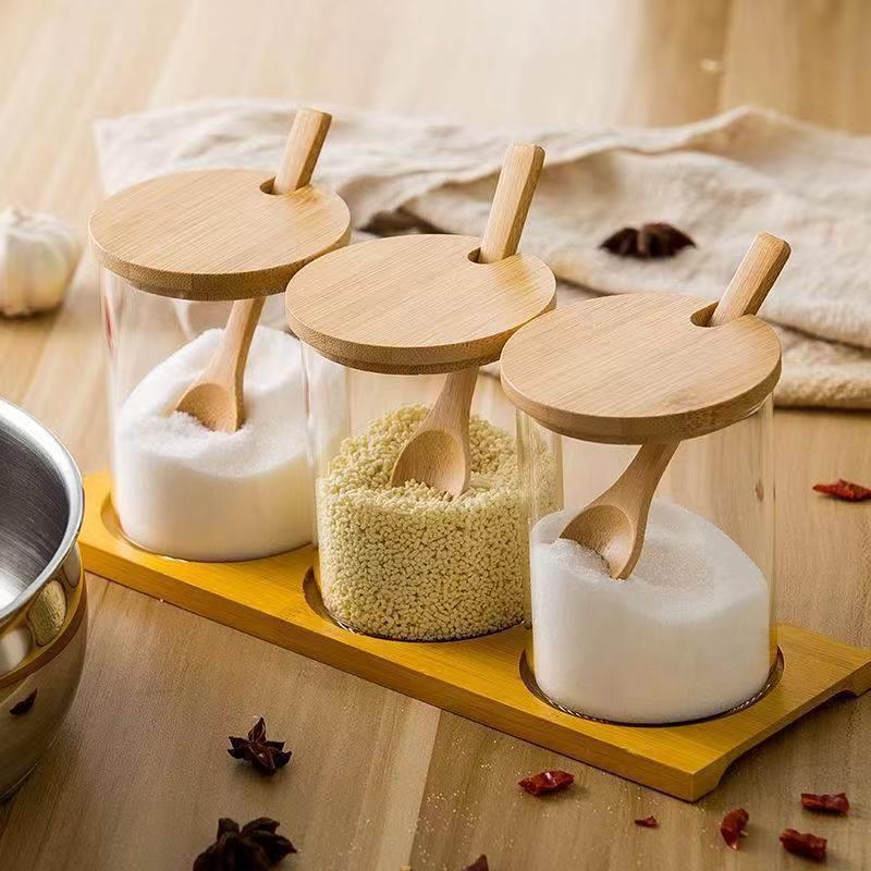 alta borosilicona vidrio condimento lata cubierta de madera de bambú con cuchara condimento lata cocina doméstica almacenamiento condimento lata spot