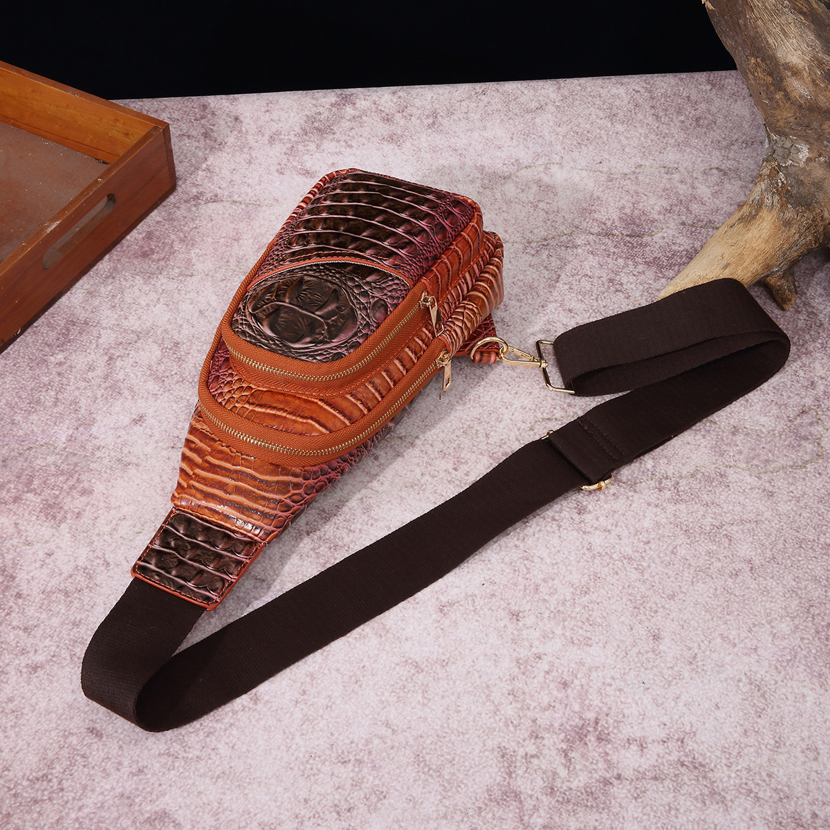 Retro Women's Chest Bag With Crocodile Pattern And Wide Strap_voghion.com