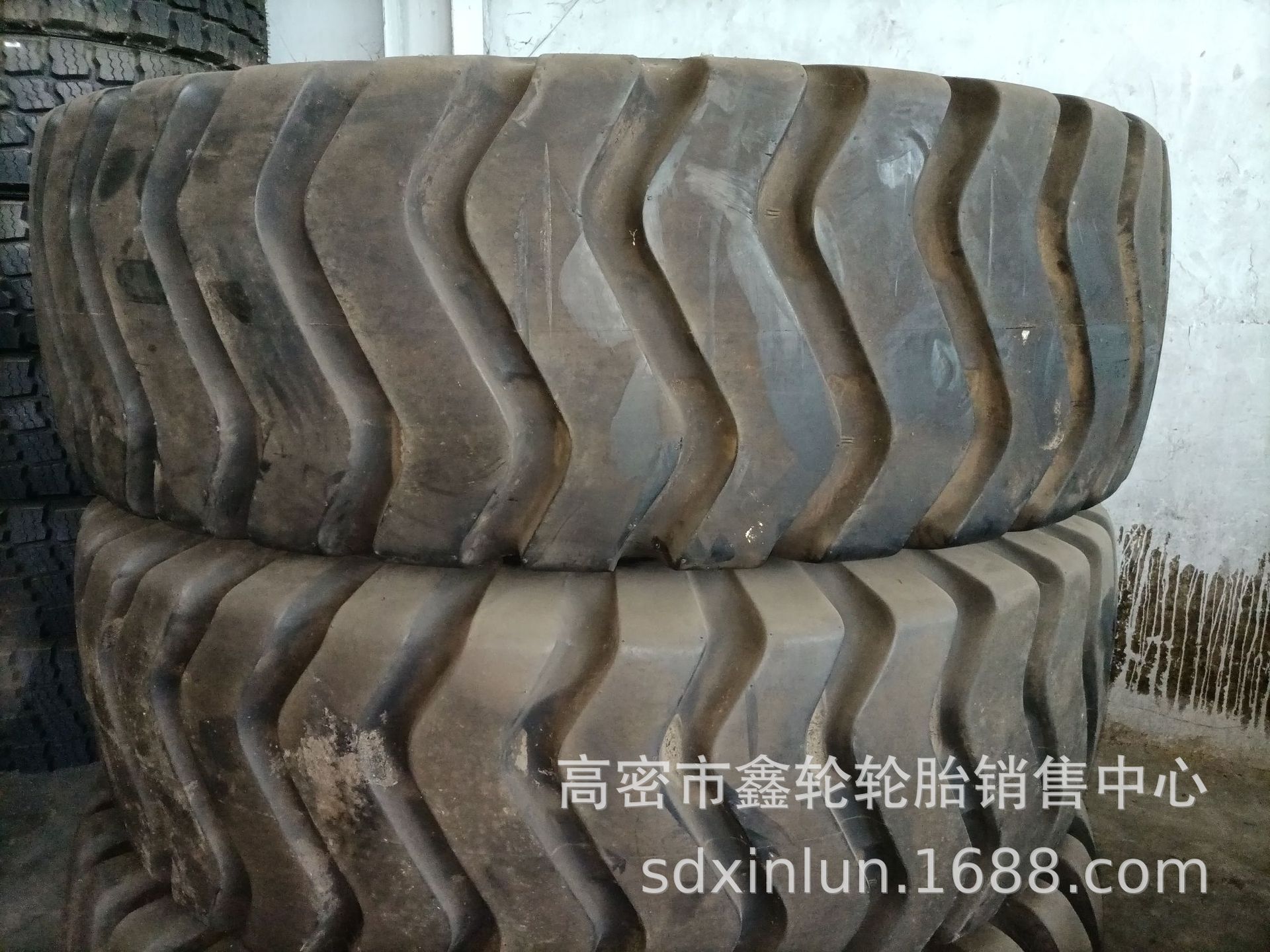 供应24.00-35 18.00-25 27.00-49 18.00-33 矿用运输车工程轮胎