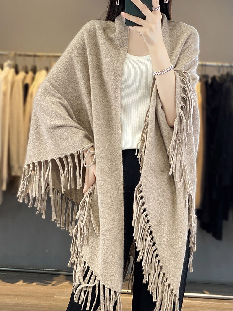 Otoño e invierno europeo y americano chal de lana capa de borla ropa exterior de las mujeres manta bufanda suelta sin hebilla abrigo de punto suéter de las mujeres
