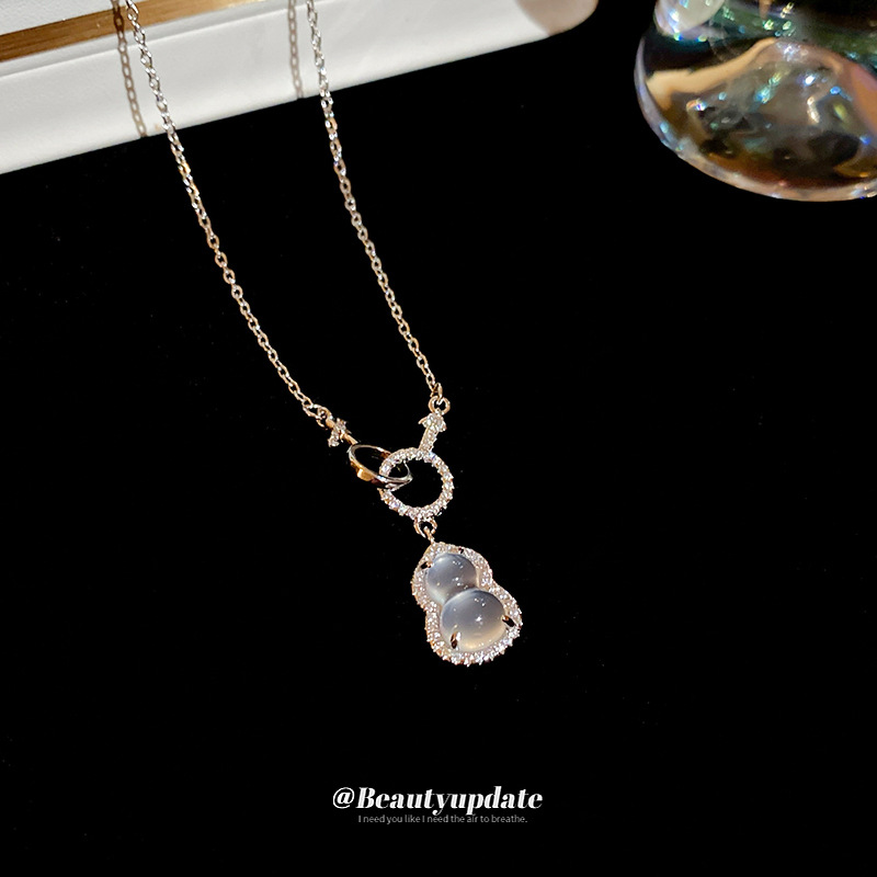 Nuevo collar de calabaza de circón chino femenino simple nicho moda cadena de clavícula temperamento accesorios de joyería de alta gama