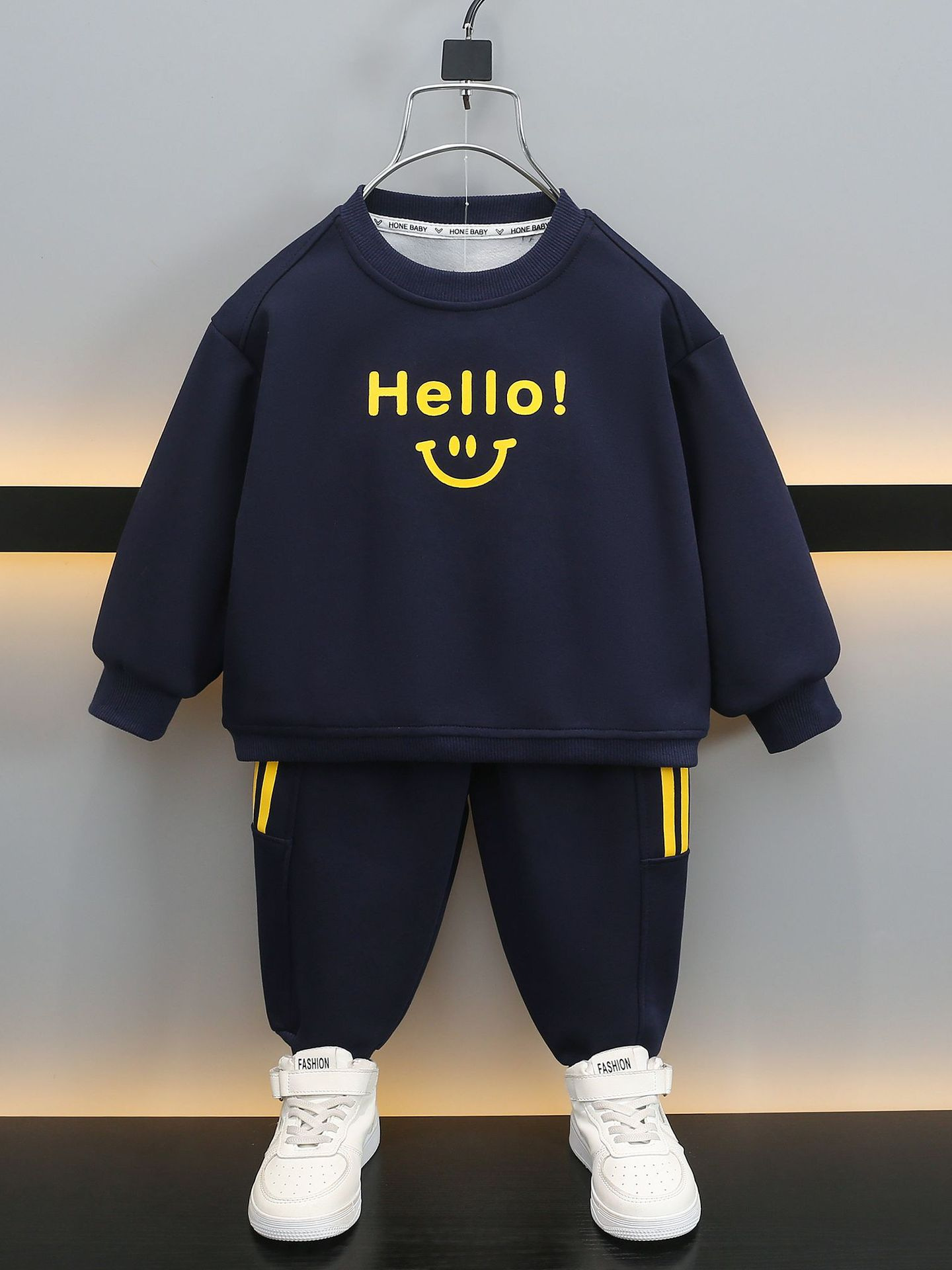 Conjunto de Ropa para Niños 7075, Primavera 2026, Nuevo Estilo, Sudadera de Dos Piezas, Ropa Moderna para Bebés y Niños Pequeños de Primavera y Otoño