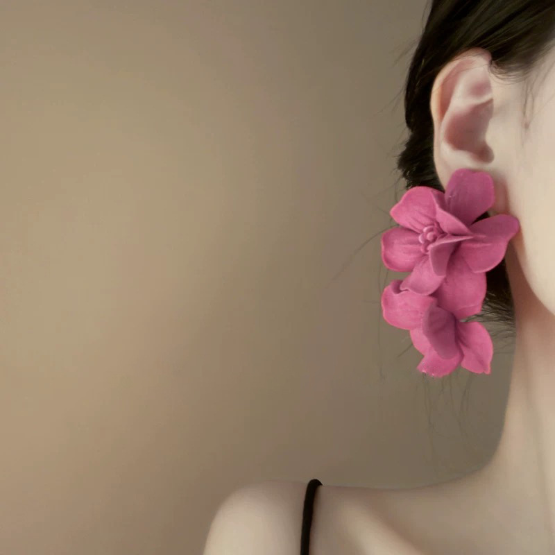 フレンチレトロな誇張された立体的な花の気質イヤリング、ホリデースタイルの妖精のような多用途のハイエンドイヤリング、超妖精のような雰囲気|undefined