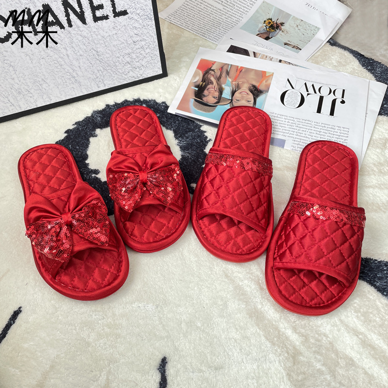 New red festive satin high-end indoor fabric thickened non-slip cloth bottom couple couple's wedding bridesmaid slippers