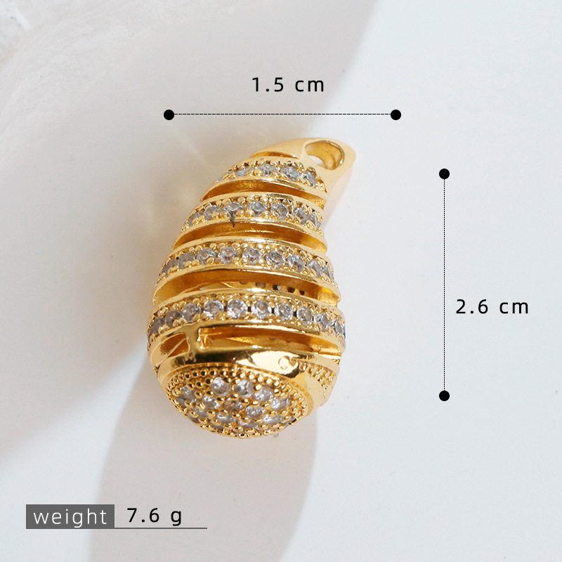 Europa y los Estados Unidos espiral gota de cobre micro incrustación 18K oro chapado retro simple moda transfronteriza colgante de collar de venta caliente de mujer