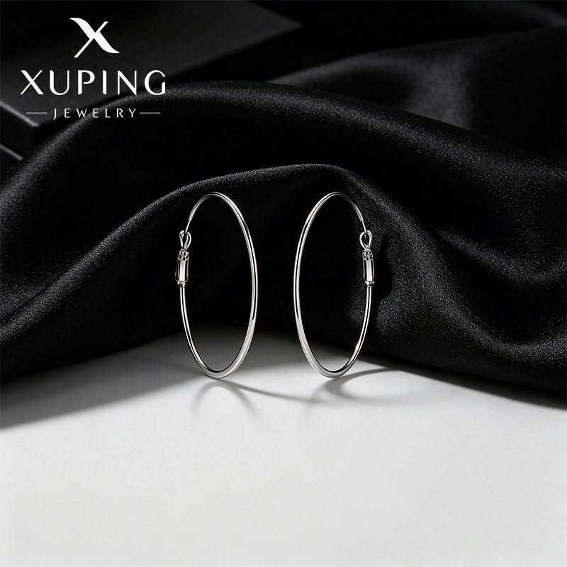 Xuping estilo simple personalidad viento gran orejas aleación de cobre chapado círculo geométrico blanco Europa y América orejas transfronterizas al por mayor