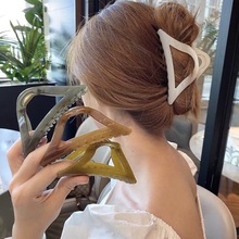 韩国亚克力三角形镂空发夹后脑勺盘发抓夹发饰高级感发抓鲨鱼夹大