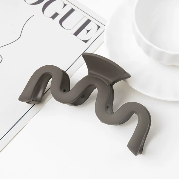 【13CM letter M grab】Dark coffee color