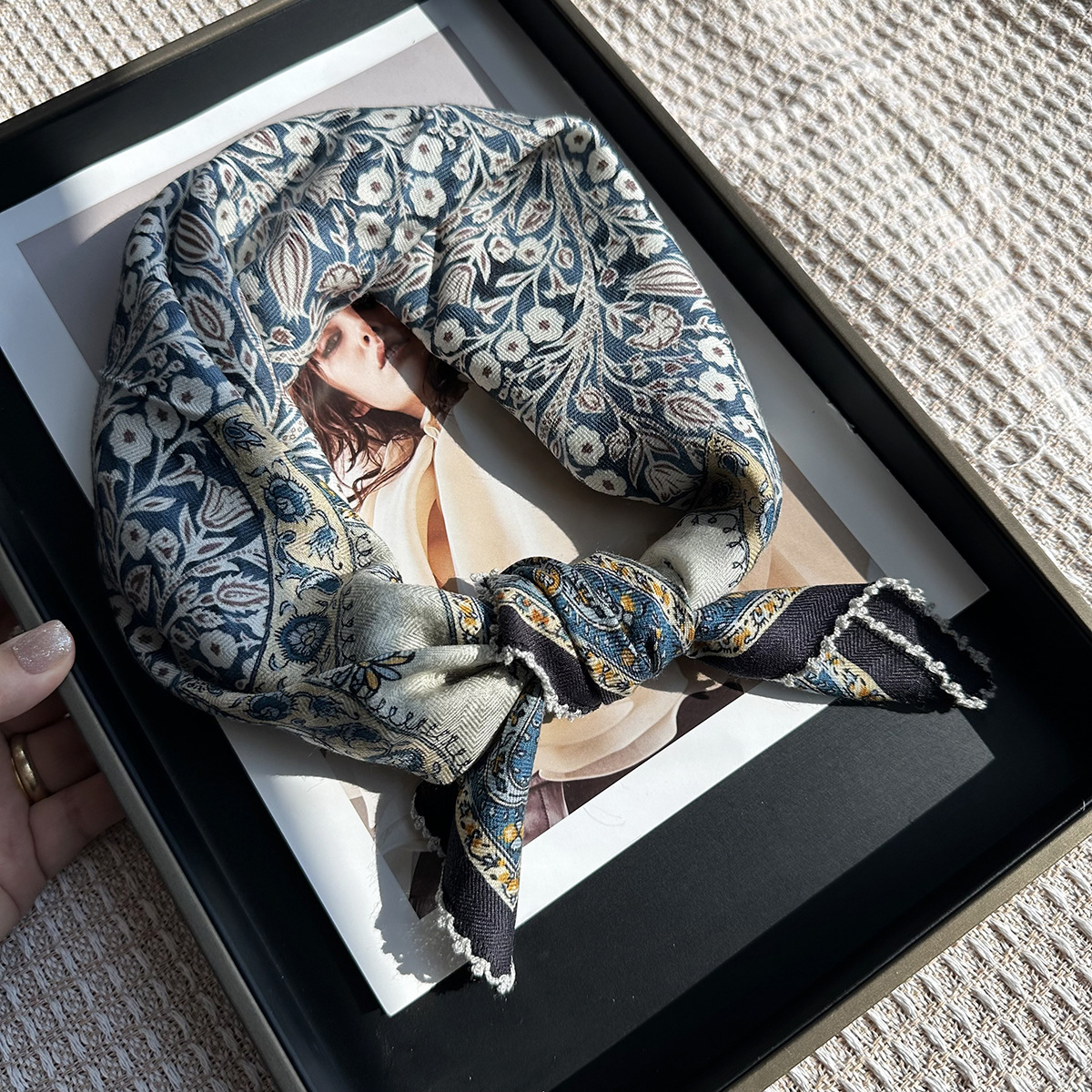 French Vintage Floral Totem Silk Wool Scarf For Women, Autumn Winter Warm Neck Wrap High-End Lace Square Scarf - Thumbnail 2