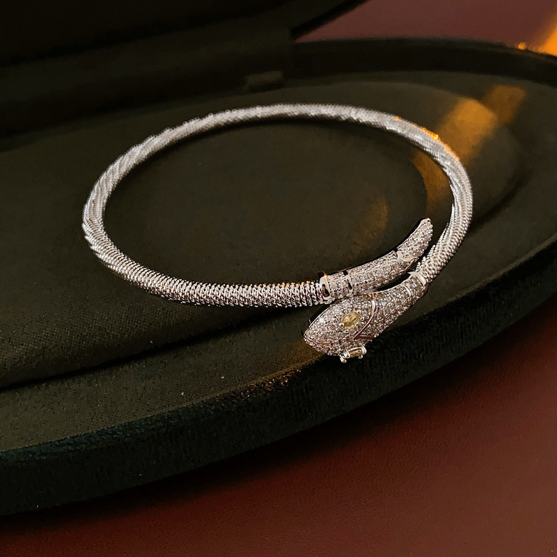 52 pulsera abierta ajustable de serpiente zircon