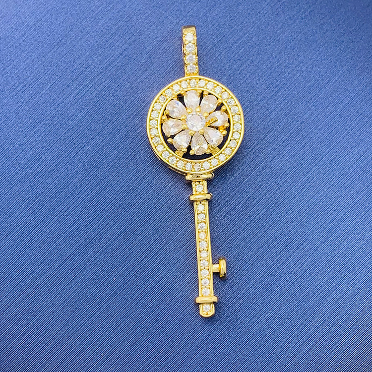 百種類のペンダントは心のままにファッションの経典を配合します。カップルの美しいペンダントは親友のアクセサリーを送ります。