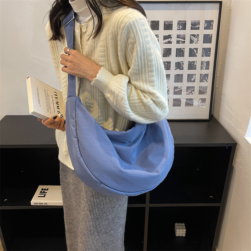 Women's Nylon Shoulder Bag Large Capacity Student Tote Commuter Crossbody Dumpling Bag Minimalist Soft Canvas Bag - Thumbnail 4