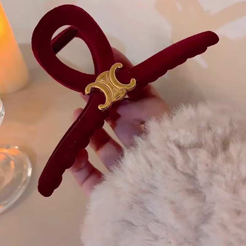 Flocked red criss-cross hair claw clip (13cm)