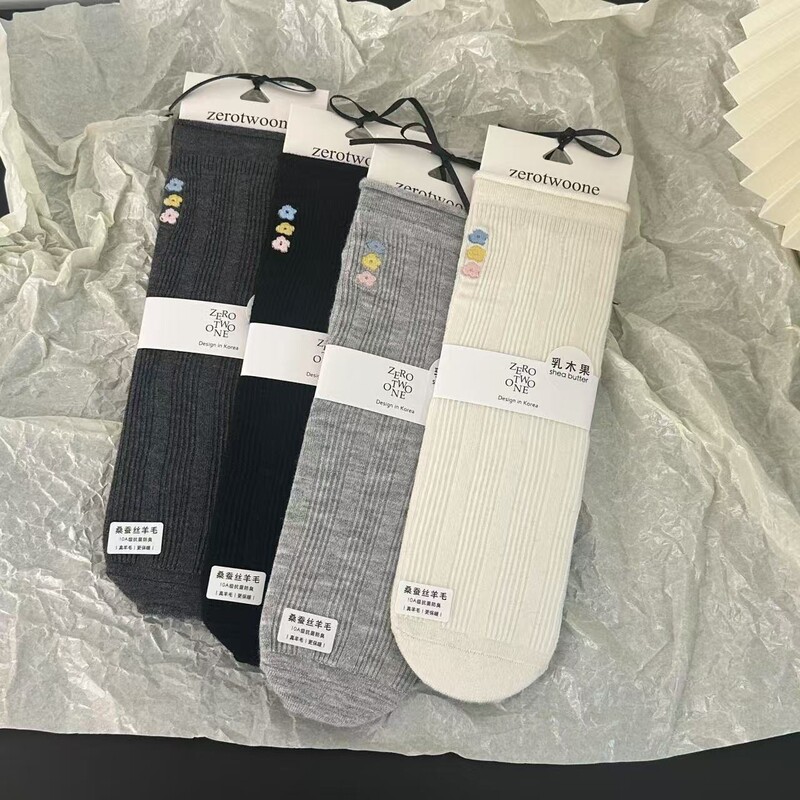 Floral Embroidered Mid-Calf Socks for Women, Korean Striped Simple Rolled-Edge Warm Wool Socks, Thickened Winter Slouch Socks