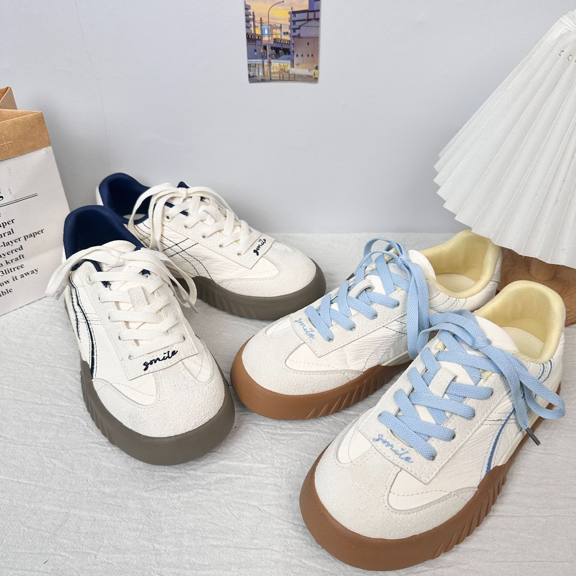 Diseño de onda lejana, suela gruesa, zapatos de entrenamiento alemanes, primavera de 2025, nuevas zapatillas de deporte casuales retro cómodas y versátiles para mujeres