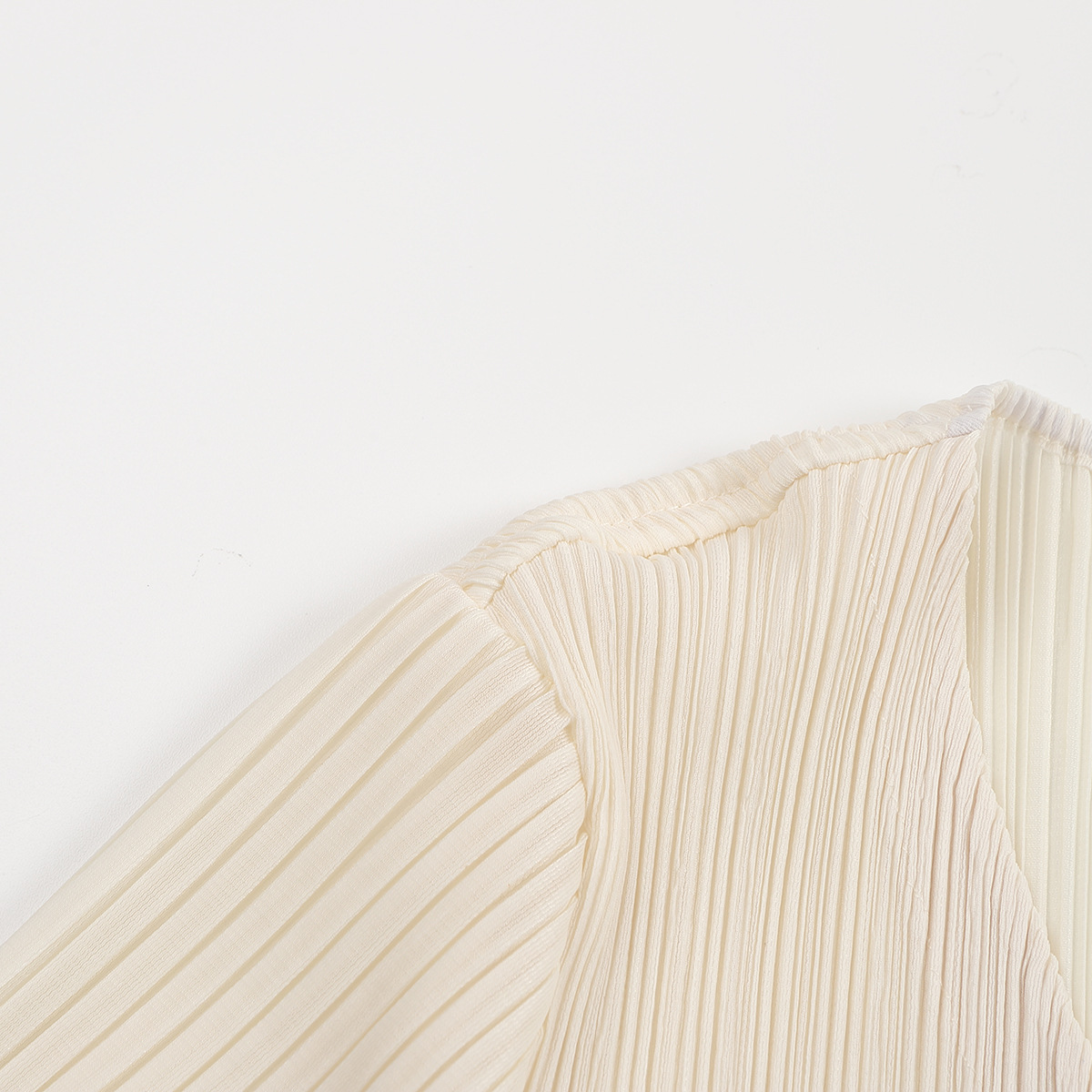 Áo len cardigan nữ V-neck tay dài xếp ly mỏng nhẹ xuân hè — màu đen chi tiết 10