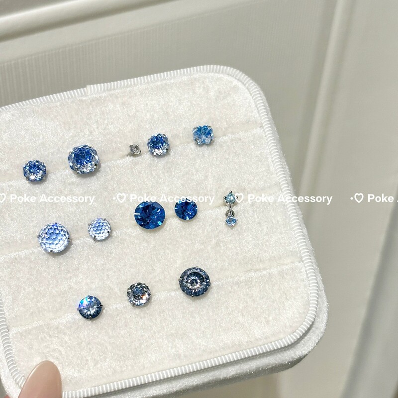F136 titanium alloy sparkling Klein blue zircon ear bone stud with 1.2mm shaft diameter and 0.9mm inner thread size F136 titanium alloy sparkling Klein blue zircon ear bone stud with 1.2mm shaft diameter and 0.9mm inner thread size