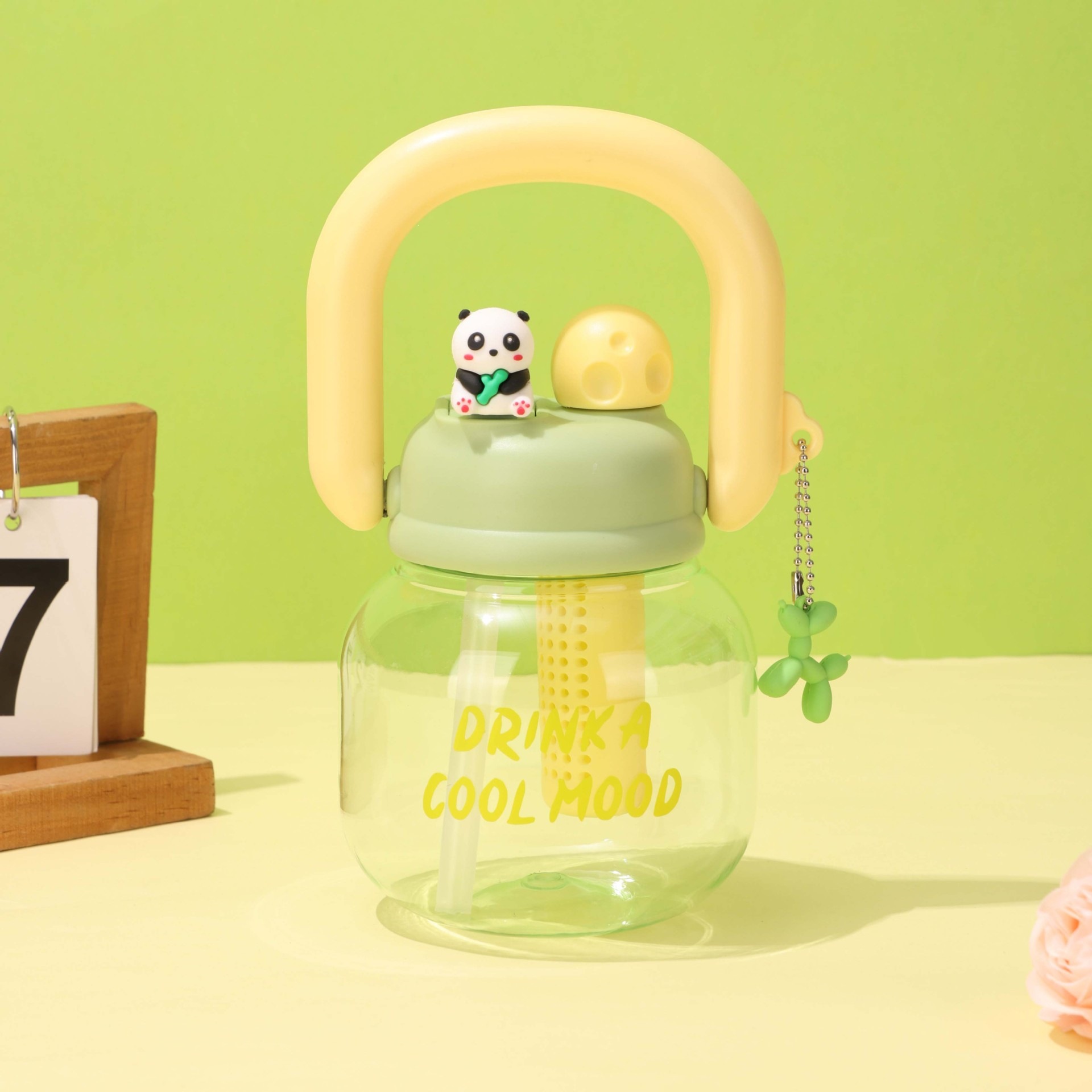 Verano nuevo tipo de taza de agua de alta capacidad doble taza de paja de mujer taza de plástico anti-caída taza portátil