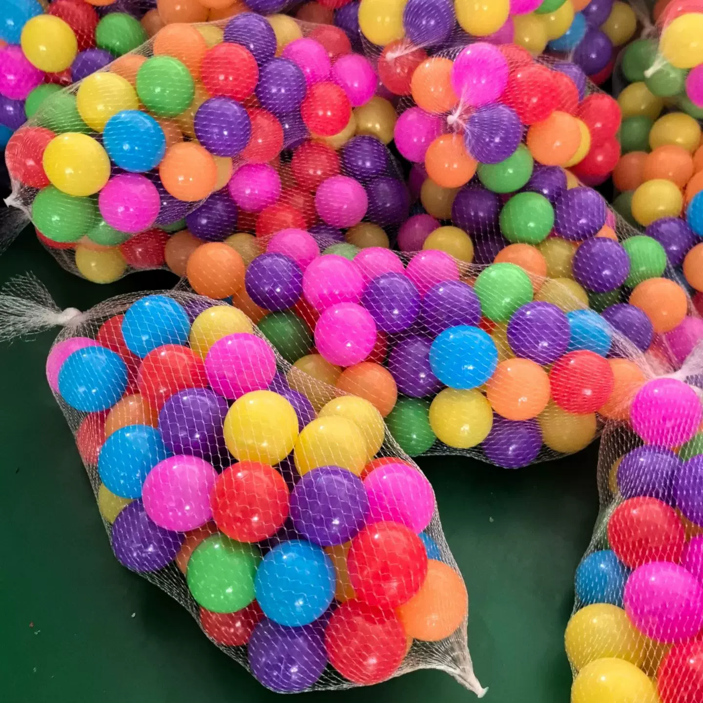海洋球50个装100个装可代贴标签加厚食品级波波球跨境可发玩具球