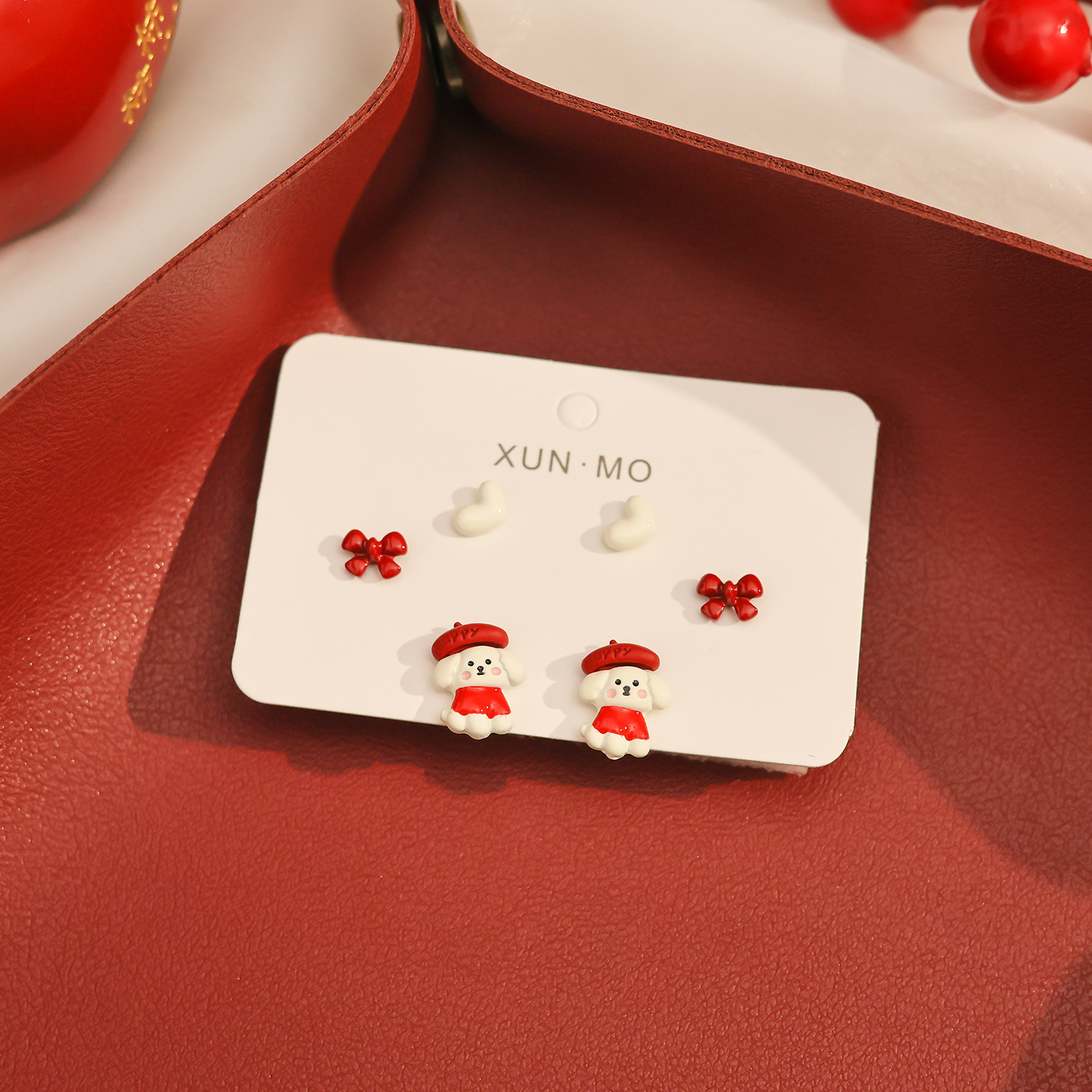 Juego de pendientes de aguja plateados, sencillos y compactos para mujer, pendientes geométricos en forma de corazón, bonitos, dulces y versátiles, venta al por mayor para puestos de mercado