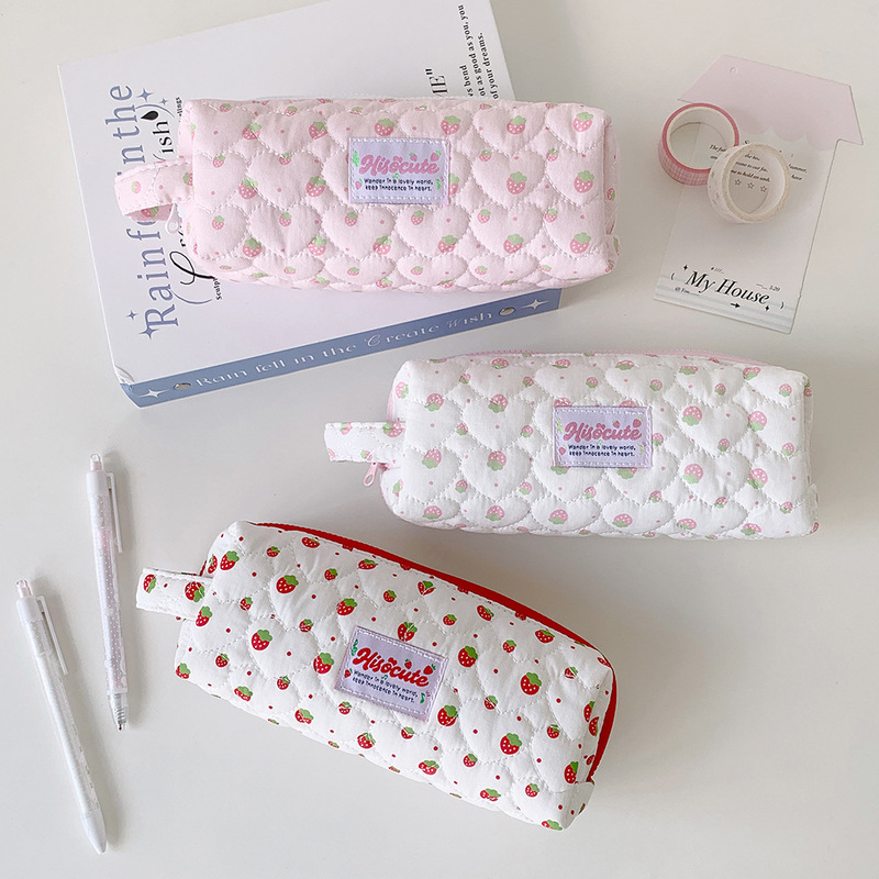 Strawberry hand-held makeup bag, high-looking partitioned toiletry bag, travel portable storage bag, skincare sample storage bag Strawberry hand-held makeup bag, high-looking partitioned toiletry bag, travel portable storage bag, skincare sample storage bag