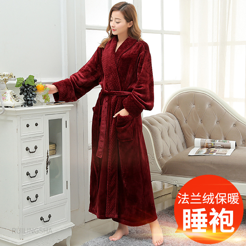 버건디 여성의 두꺼운 긴 칼라