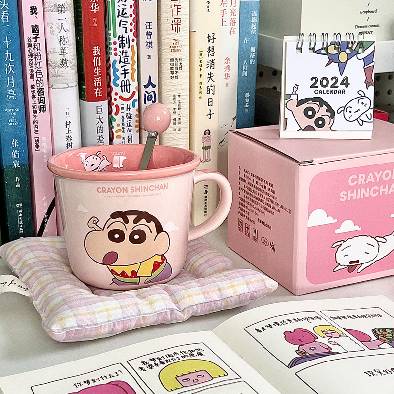 クレヨンしんちゃん正規品セラミックマカロン色ミルクダイヤカップ目盛り付き可愛いアニメ朝ごはんミルクカップ|undefined