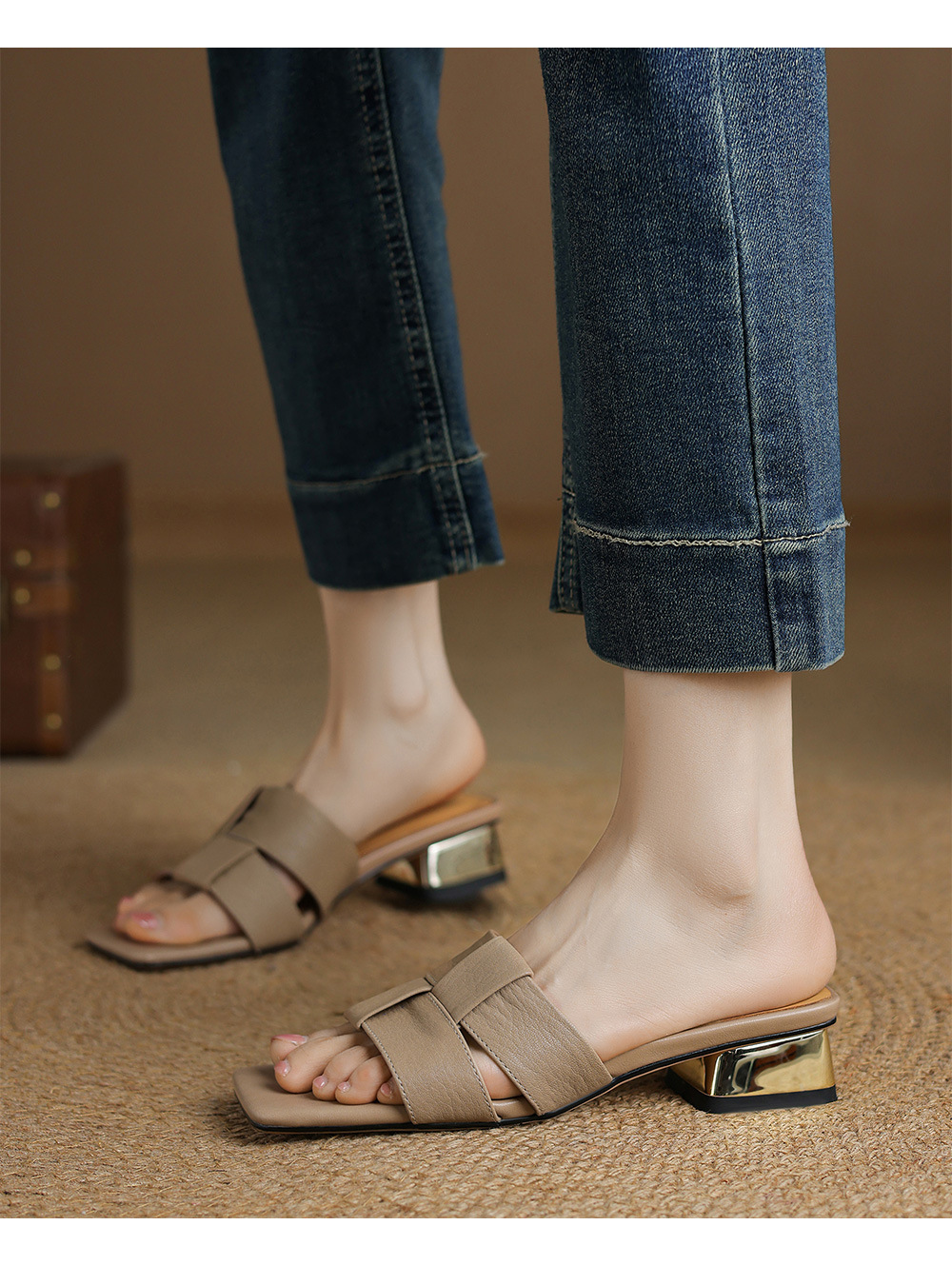 Dép sandal nữ quai chữ V đan mũi vuông hở ngón gót thấp — màu trắng ngà chi tiết 11